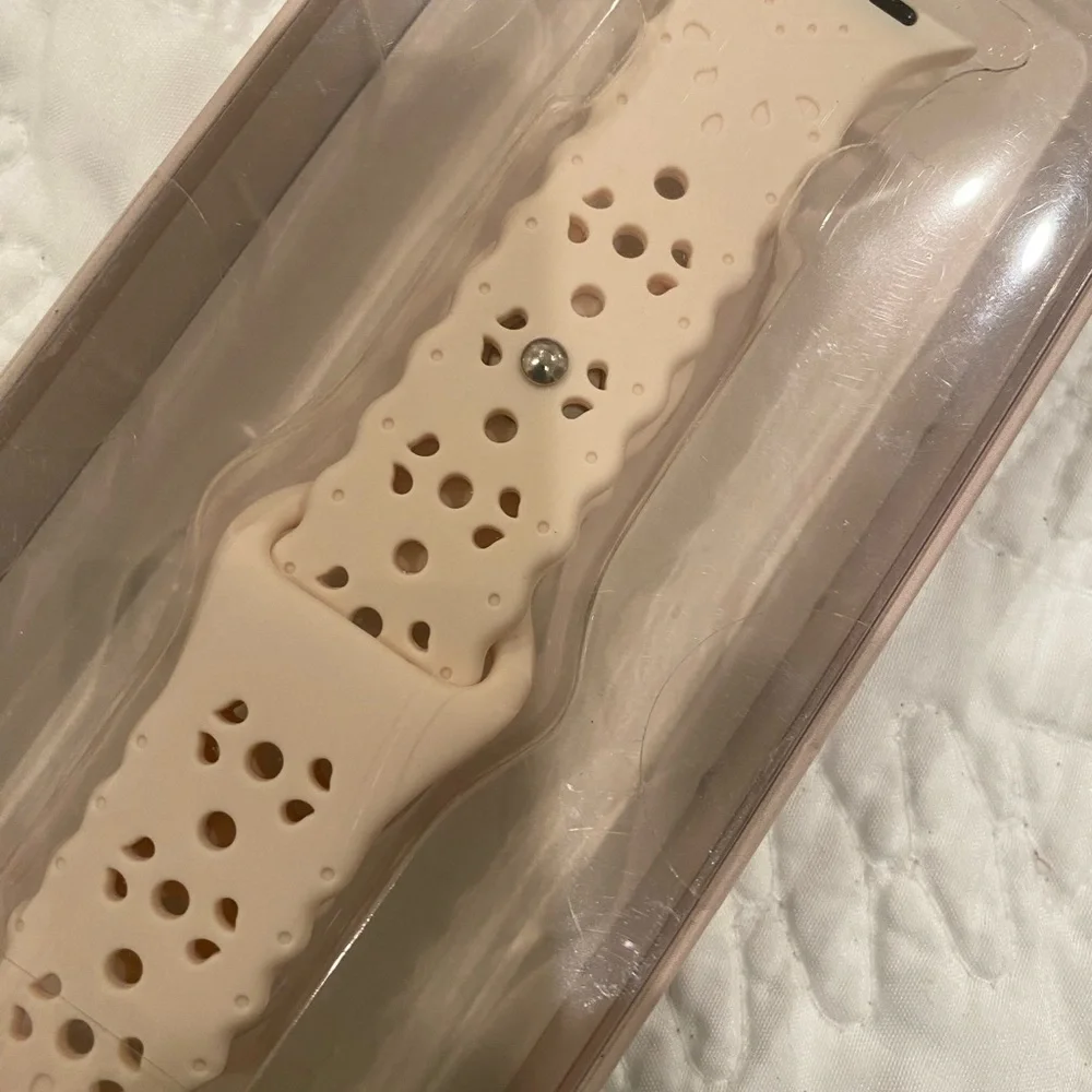 NWT- silicone watchband for APPLE WATCHES(38mm,40mm,41mm) neutral and pretty!
